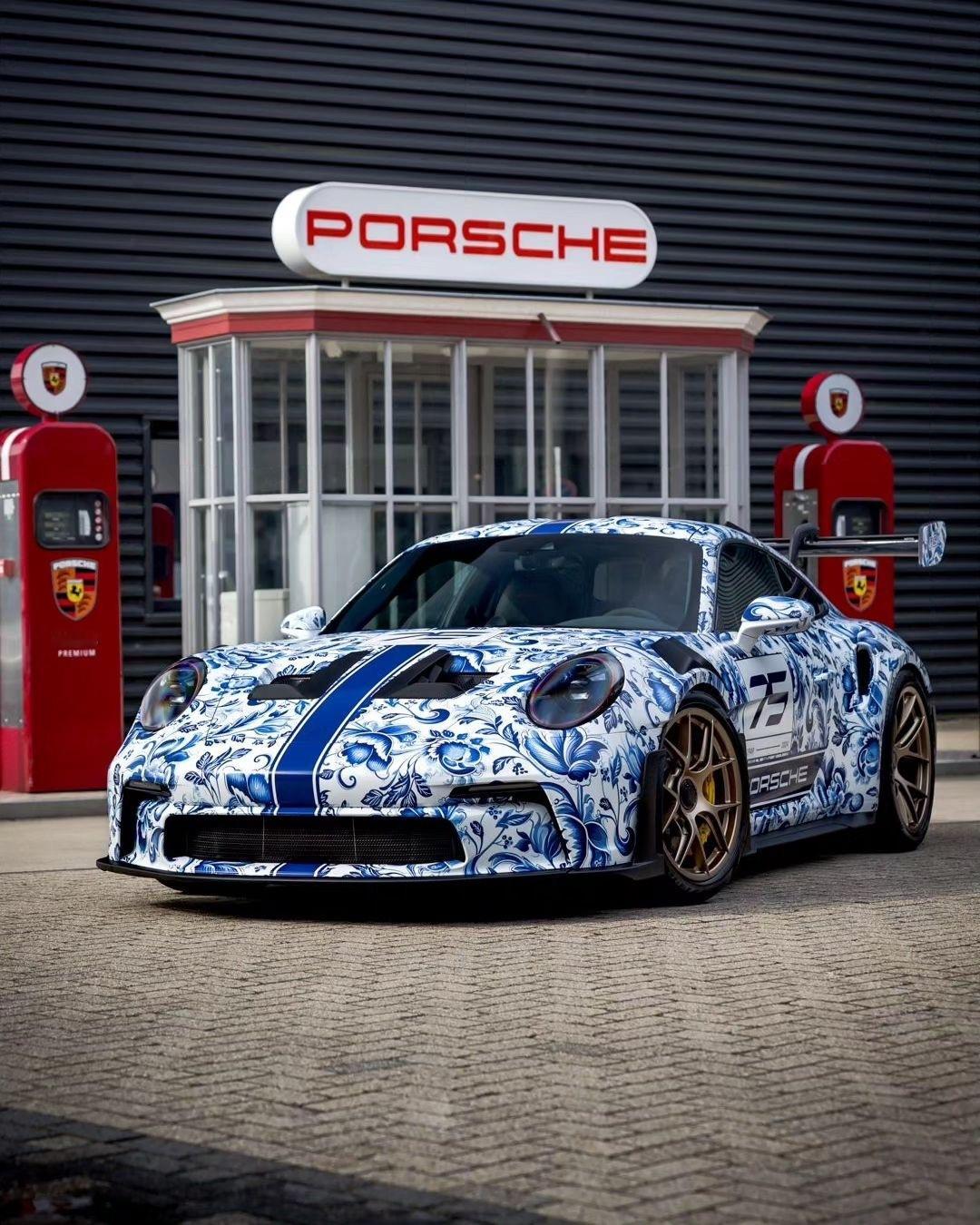 荷兰75周年特别版 GT3RS 'Delfts Blauw'. 💙🤍 ​​​