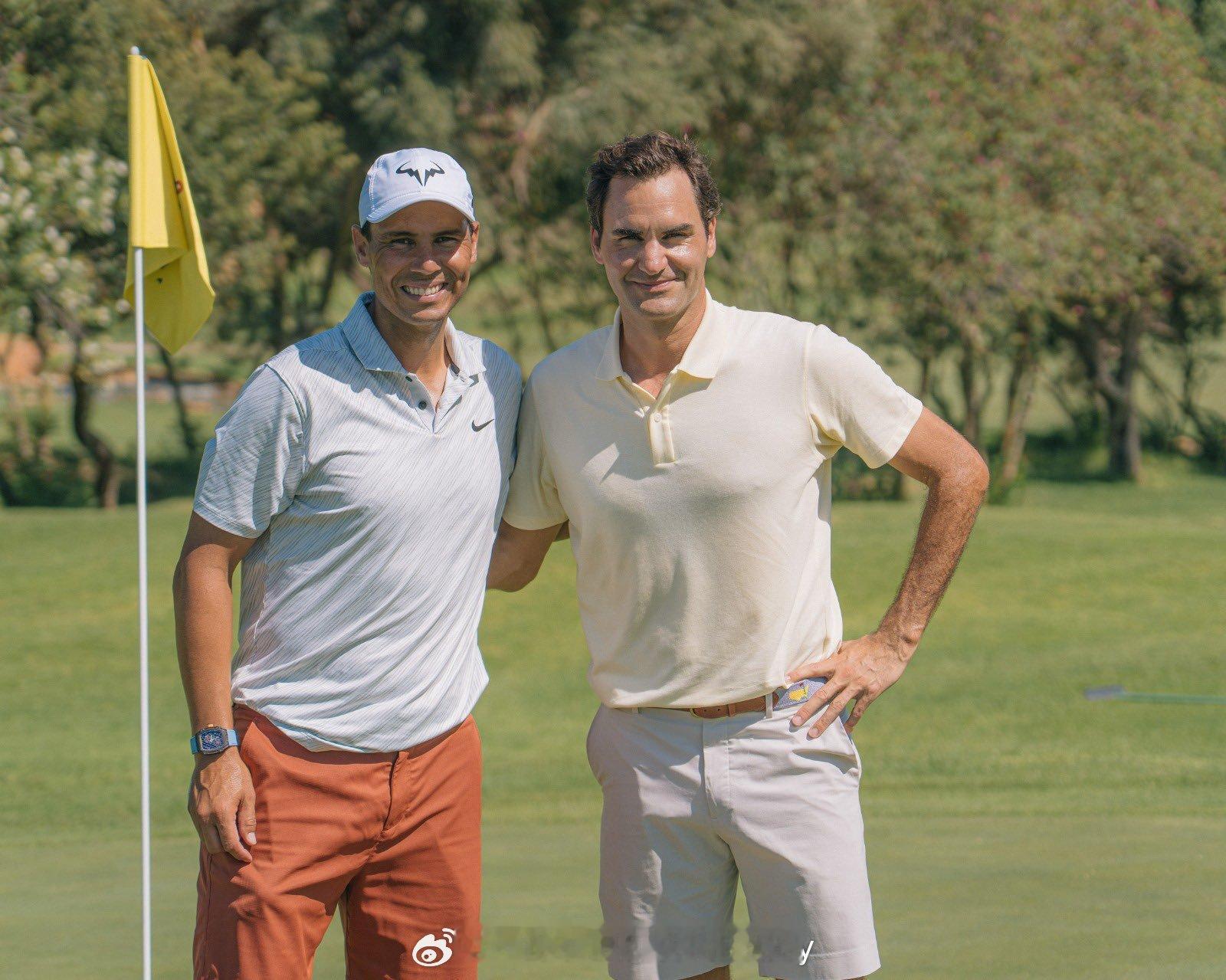 费德勒和纳达尔一起打高尔夫🏌🏻️‍♀️🏌，你们猜谁更厉害一点❓[doge]