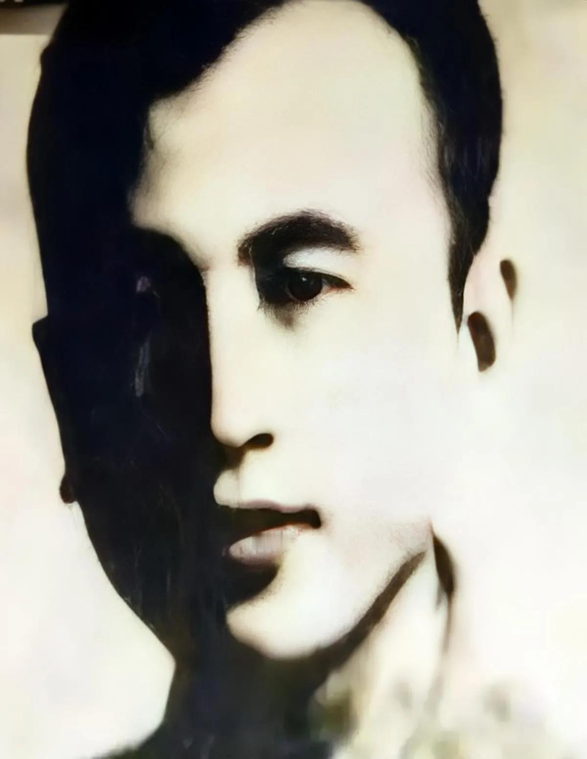 1950年1月，军统特务罗炳乾被捕，为了戴罪立功，他配合公安机关抓了一名还在潜伏