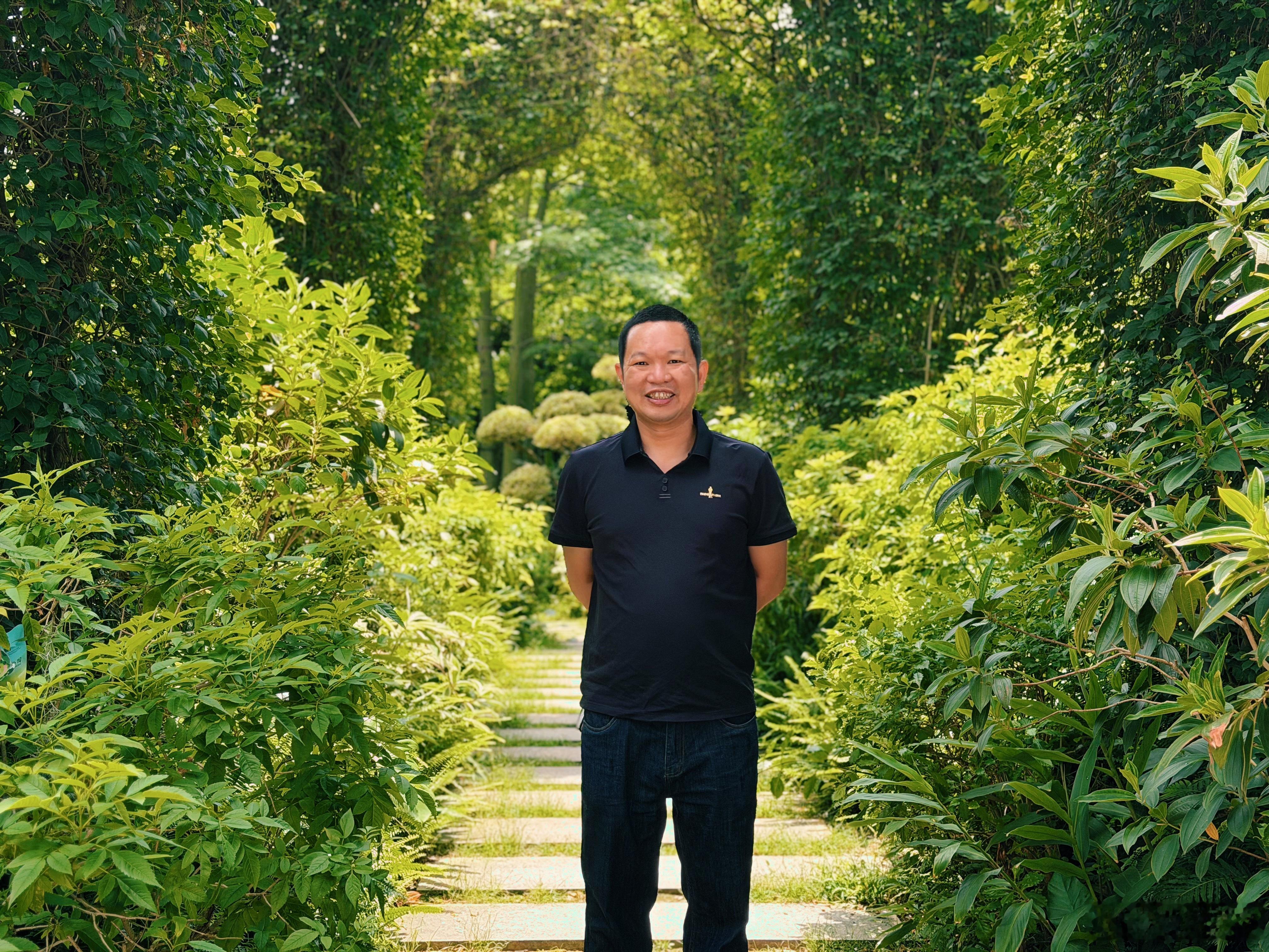 学会与自己和解，是一生重要修行。接纳自身短板，原谅过往过错，放下自我苛责，停止精