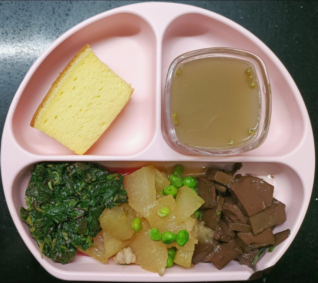 #糖糖的饭饭##科学育儿营养护航# 前两天午餐在外吃的，图一图二都是晚餐    