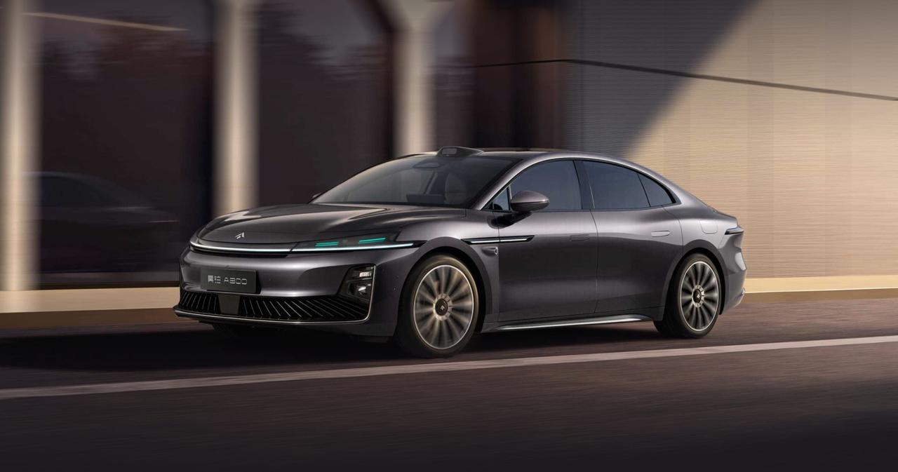 昊铂A800：我也是“华为亲儿子”！
没想到吧，华为前脚刚推出最新896线激光雷