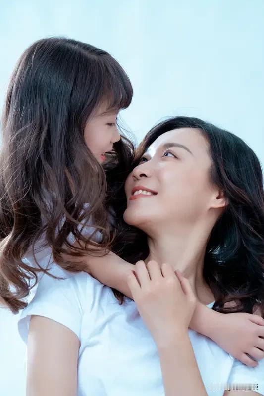 讲真的，
如果有一天我的女儿和我说，
以后不结婚了，
那我一定是支持的。
我吃过