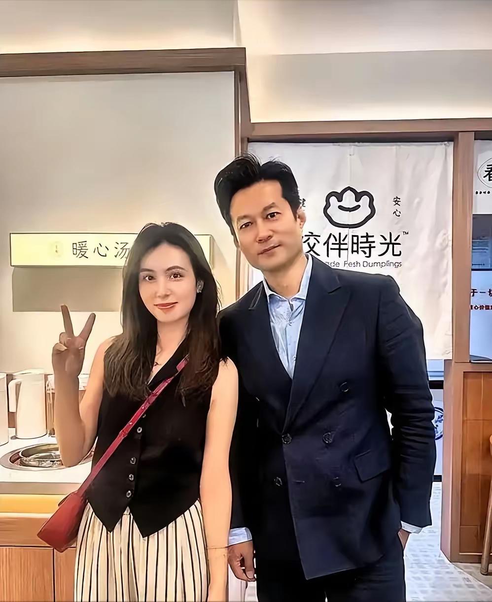 北京户口豪宅说扔就扔！霸总专业户谭凯隐退青岛开饺子馆，真相曝光全网泪崩：妈，我回