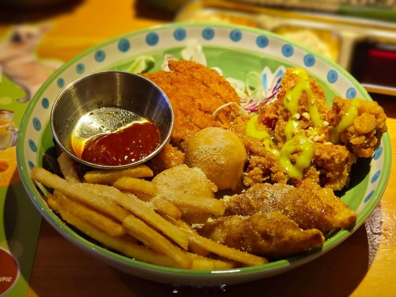 这么热的天，那吃点更热的烤肉吧#搭子滴一夏# #夏日畅想季# #王者荣耀[超话]