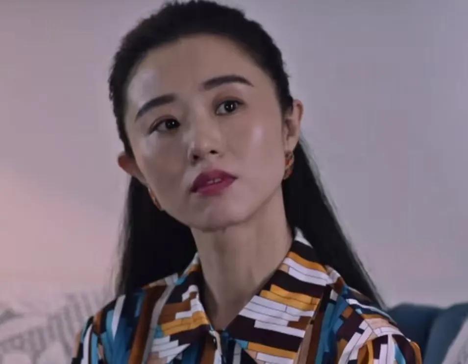 《青山遮不住》柴晶晶这个女演员太厉害了，乍看也是那种大眼睛双眼皮甜美清新可人的女