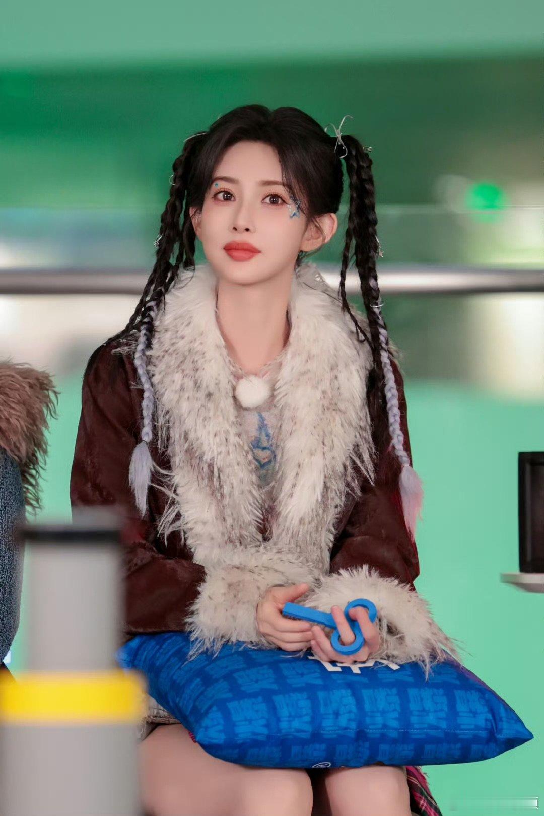 孟子义清甜多巴胺穿搭孟子义Y2K女孩孟孟孟子义Y2K女孩孟孟！！清甜多巴胺穿搭真