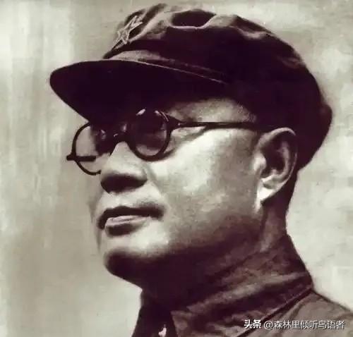 1949年，刘伯承听说原配还活着，并且日子过得很艰苦，就托人给她带信，想把她接到