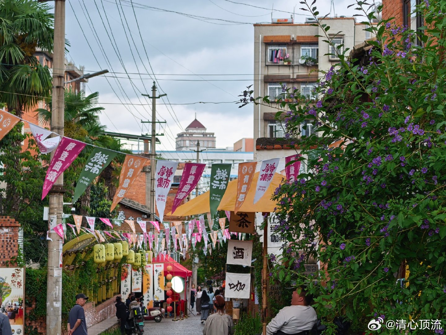 曲靖老街焕新颜重燃烟火气   曲靖老街太美好了吧，这里的风景真的很漂亮，而且能够