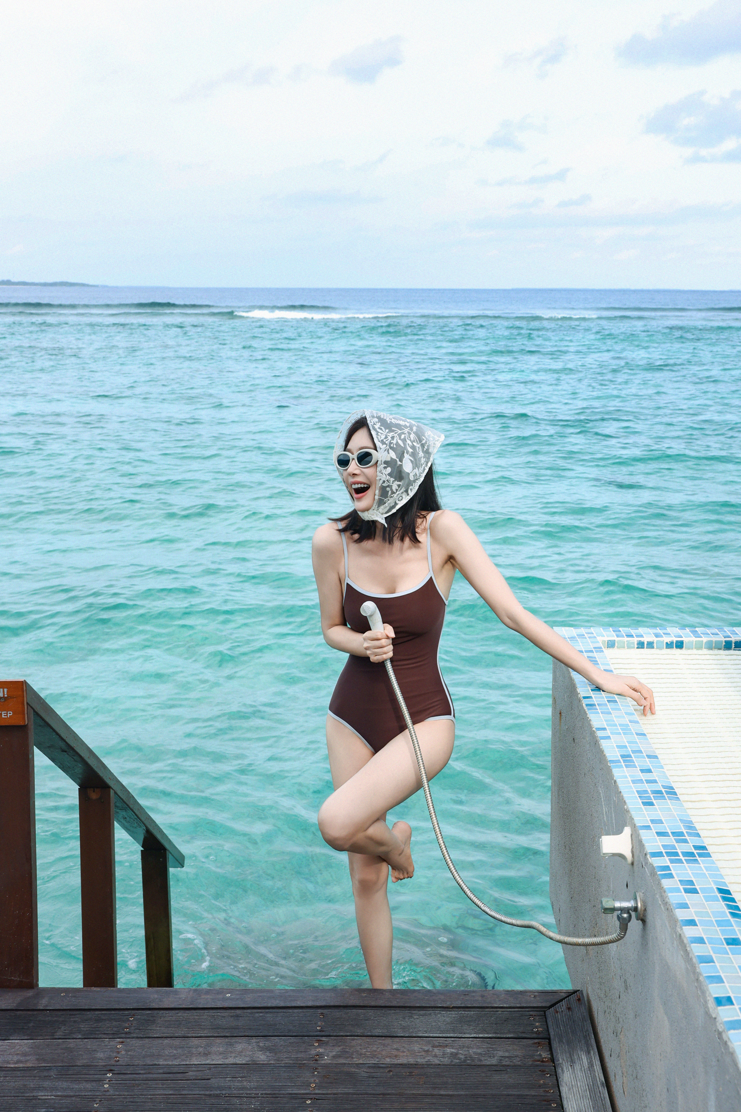 沃天。。秦岚这个身材啊🥵🕶️🏖️ 