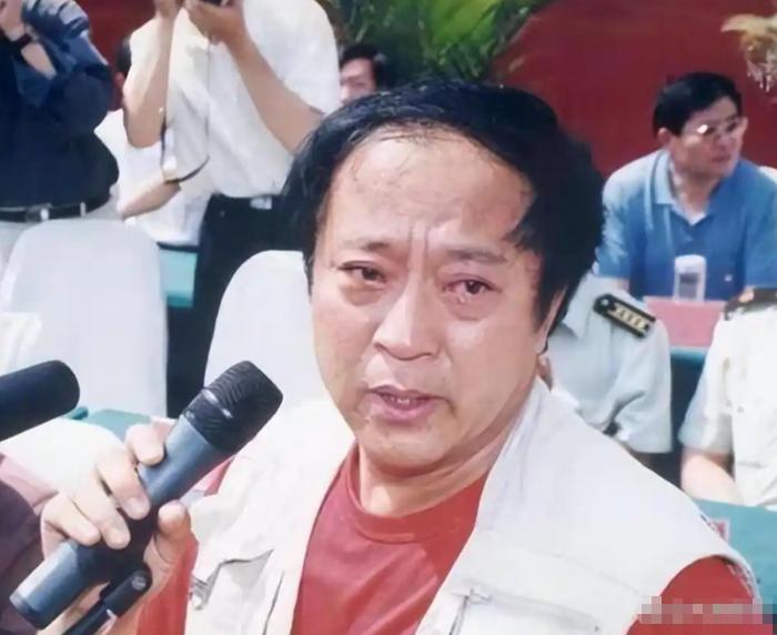没想到，历经半生波折、曾一度家境破败的牛群，晚年竟被美国留学归来的儿子牛童，以最
