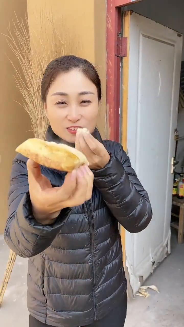 好吃吗？再来一口。