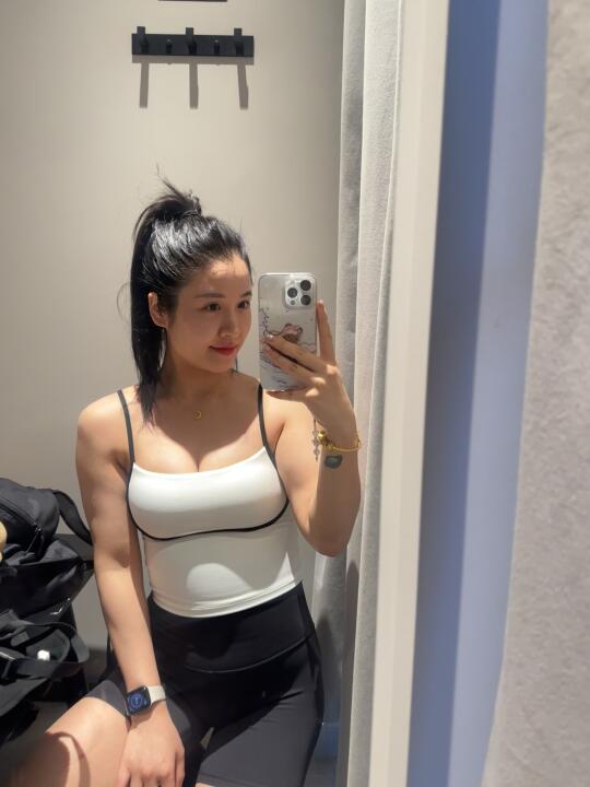 撸铁女生只练不控制饮食都长啥样？