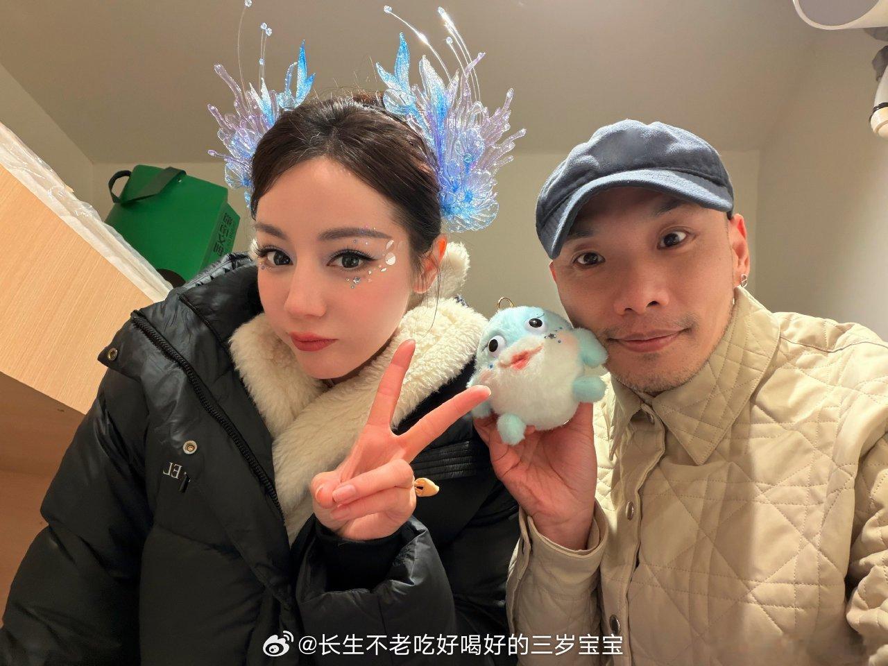 谁给迪丽热巴化的妆超美的热巴！ 