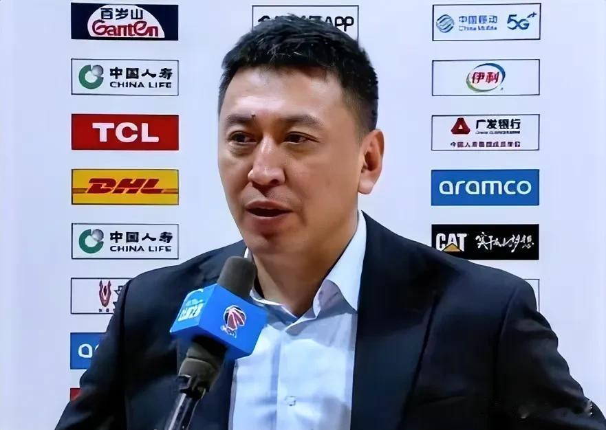 太意外了！浙江95-108不敌新疆，王世龙批评这4人表现不合格是输球原因！
1、