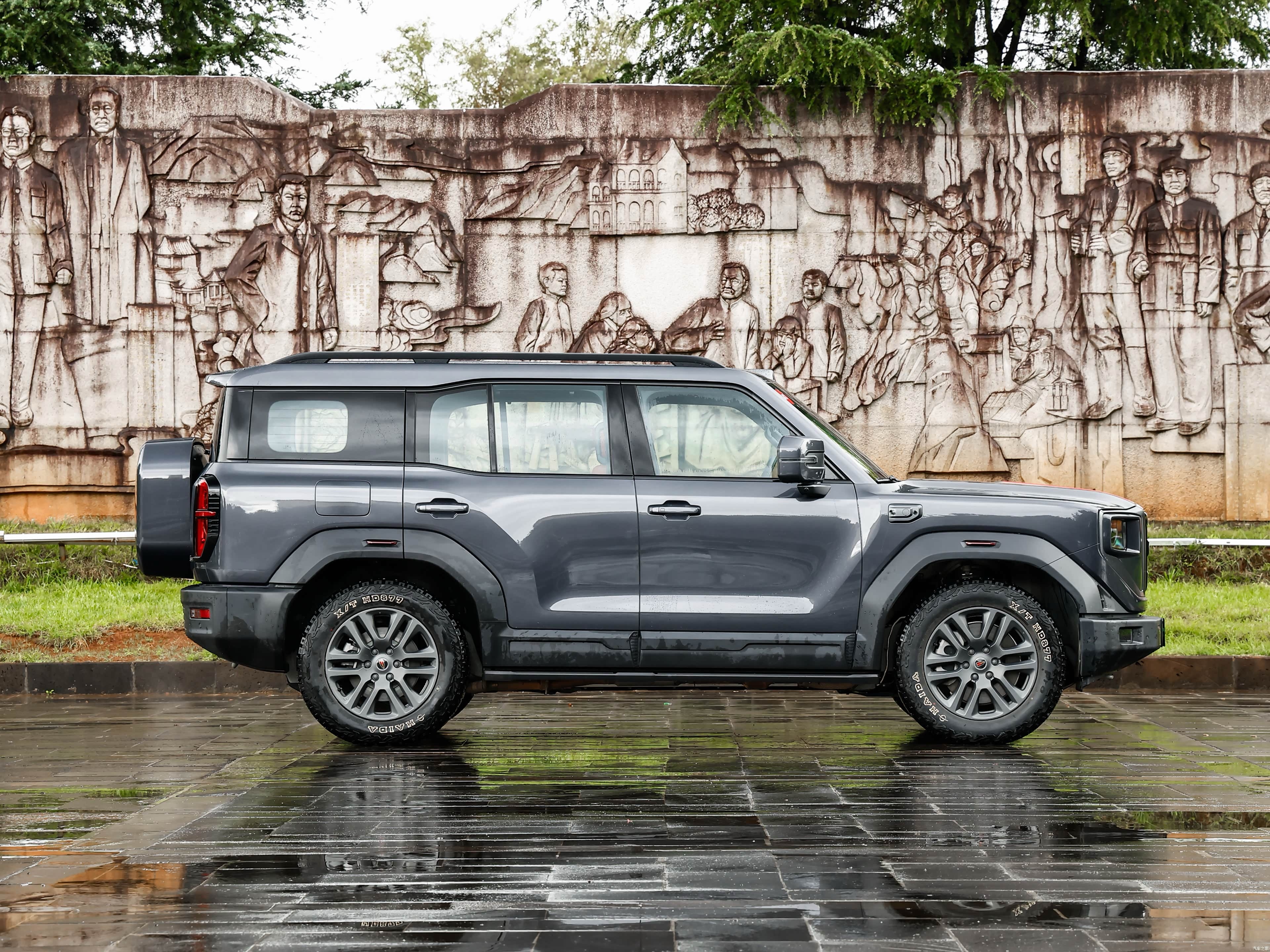 红旗G919作为大型旗舰SUV，最近曝光收获大量关注，我的看法是，它代表红旗在高