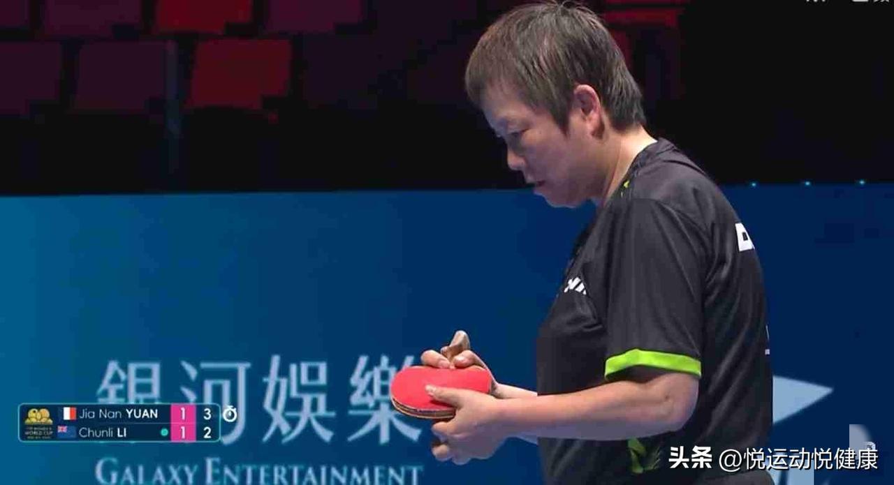 2026澳门乒乓球世界杯，64岁的广西籍选手李春丽代表新西兰出战，对阵法国选手袁