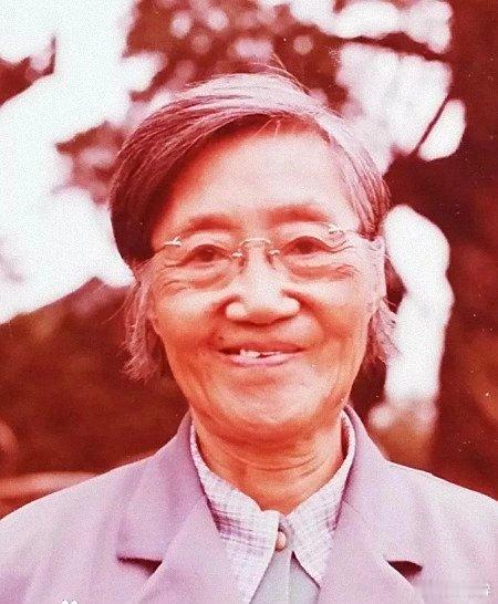 她是总理抢来的女博士，她是“两弹”元勋唯一的女性，为我国核试验消失30年，她叫：