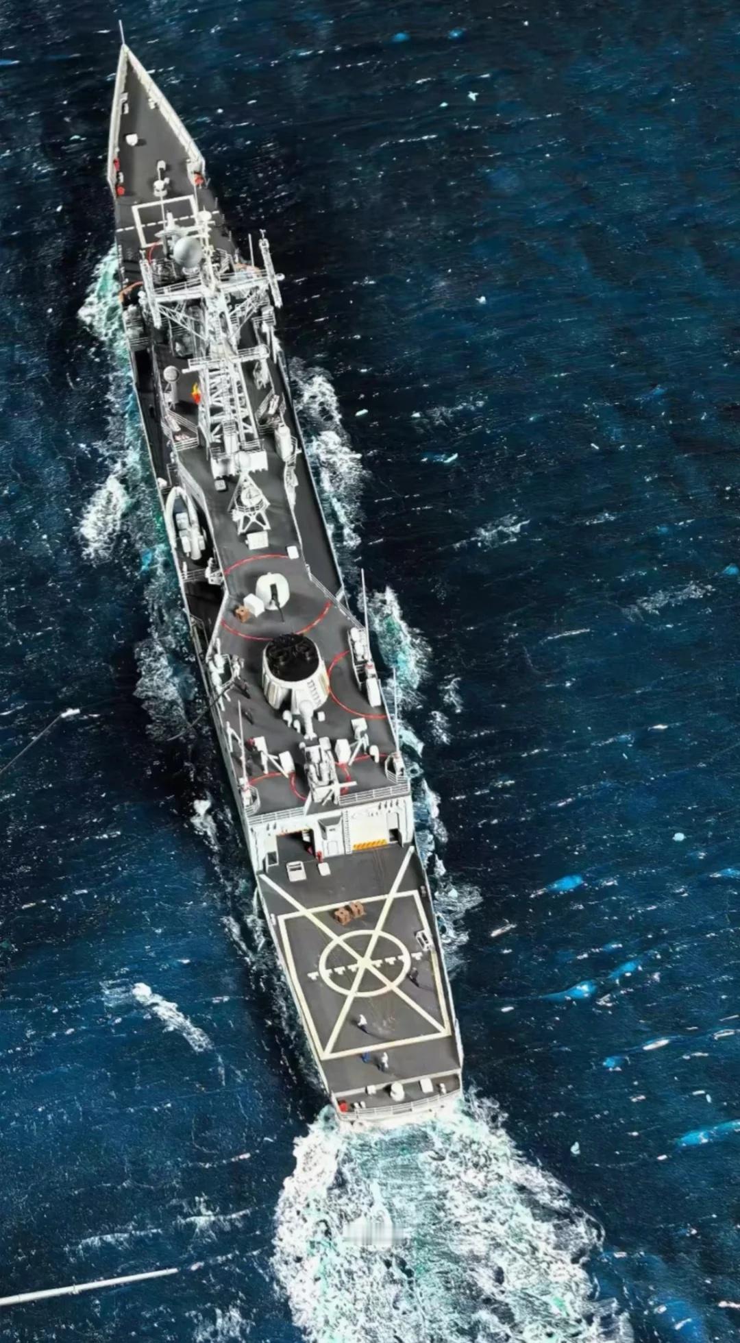 海洋狩猎1985：北约航母战斗群在挪威峡湾
Adm. Hank Mustin）创