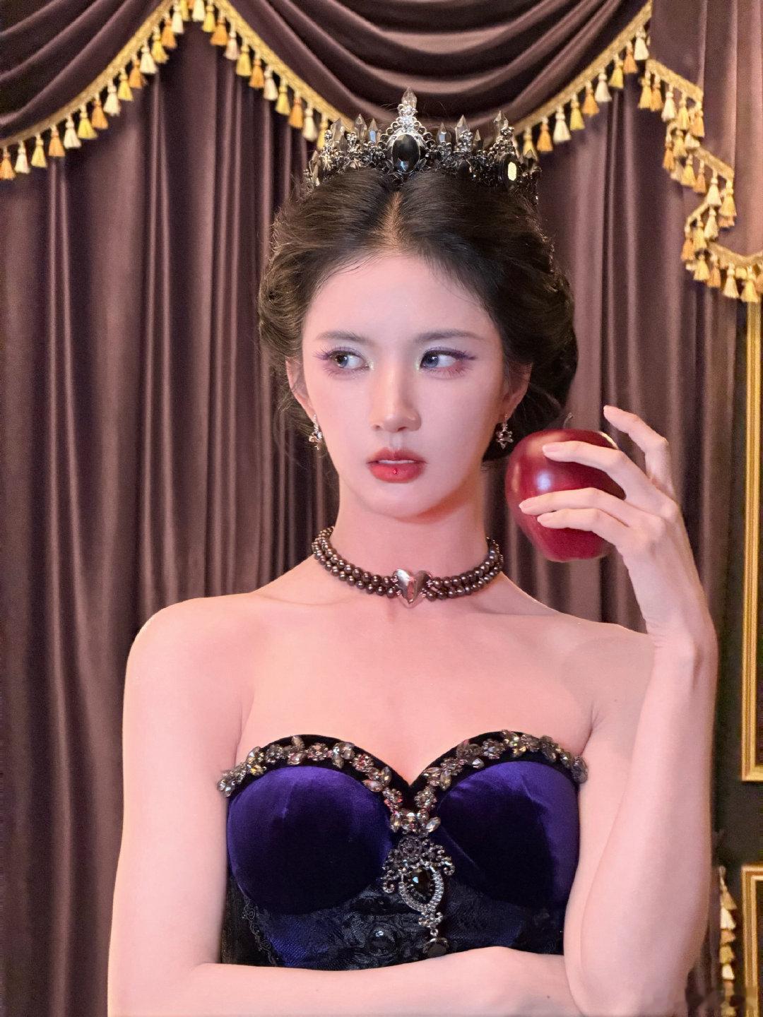 刘些宁昨天公主今天女王一天公主一天女王！归良辰预告里是温婉长公主，迪士尼偶遇的刘