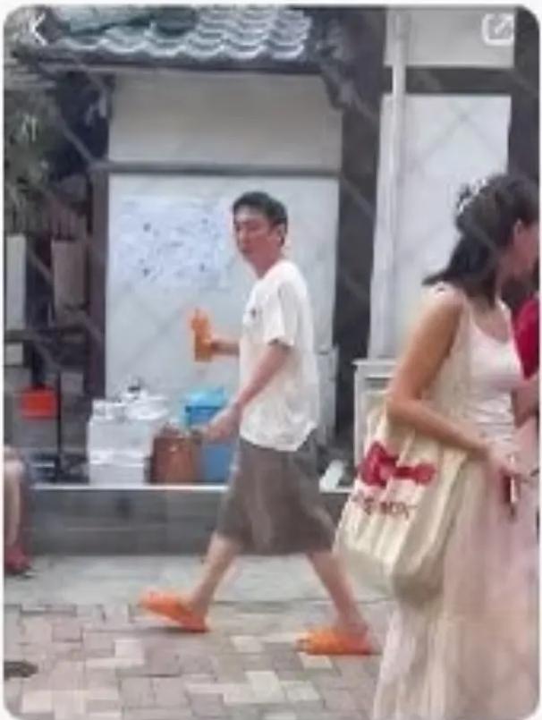对不起，王思聪，
我真的实在看不下去了！
要不是你是富二代，很多人都会觉得你身上
