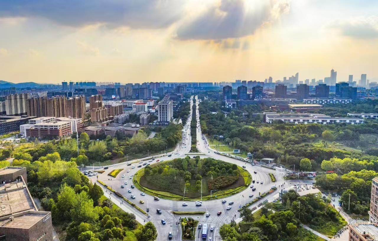 雨花台2025年财政突破90亿！

2025年雨花台的财政收入总量站上90亿大关