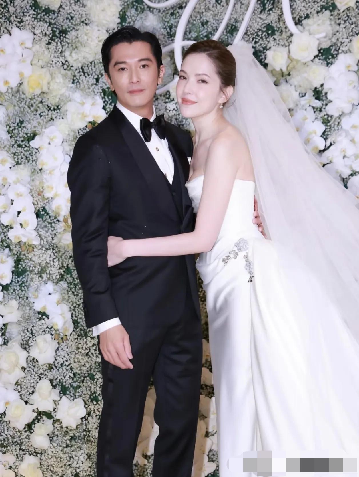 果然还是男人最了解男人，
我问我老公，为什么邱泽结婚之后看起来稳重成熟了，他以前