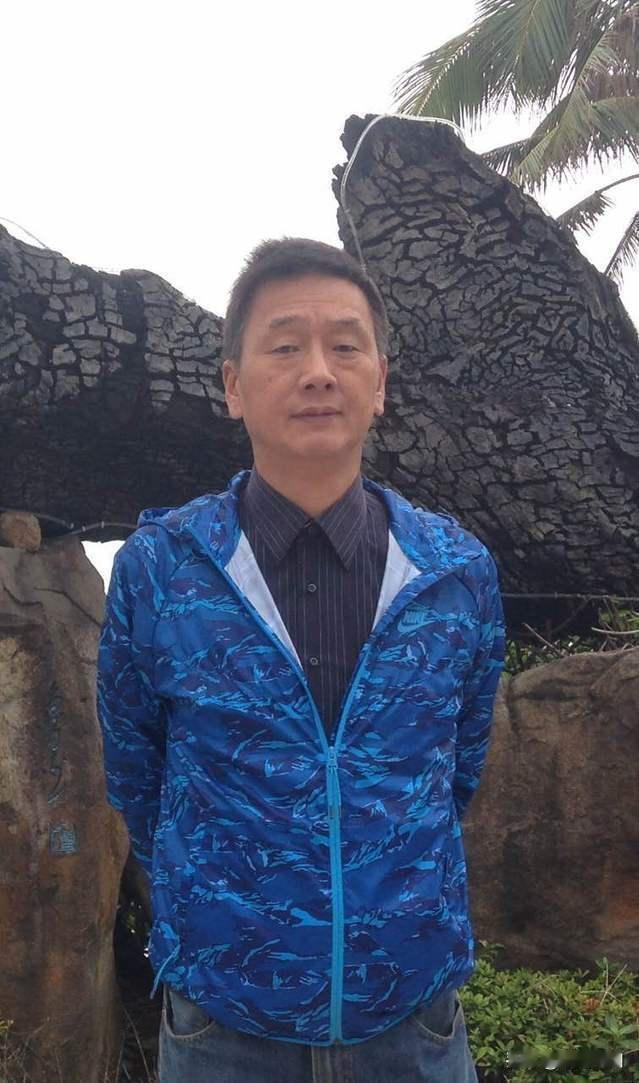 在2004年的采访中，朱有宏回忆起了专业体制下的收入状况：“五运会夺冠，我这个主