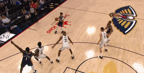 锡安原地劲爆隔扣克拉克斯顿，这是什么弹跳呀




锡安身体素质太劲爆了，面对克