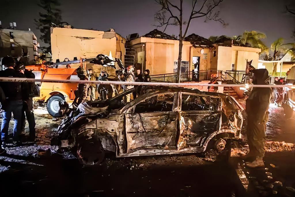 伊朗终于等到机会了！
二十多天的打击还是让革命卫队等到了一个史无前例的突破点，以