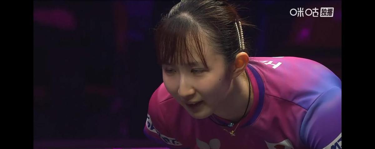 早田希娜又在决胜局救命了。
5比1领先，被追到10平，两个赛点全救下。
不是靠运