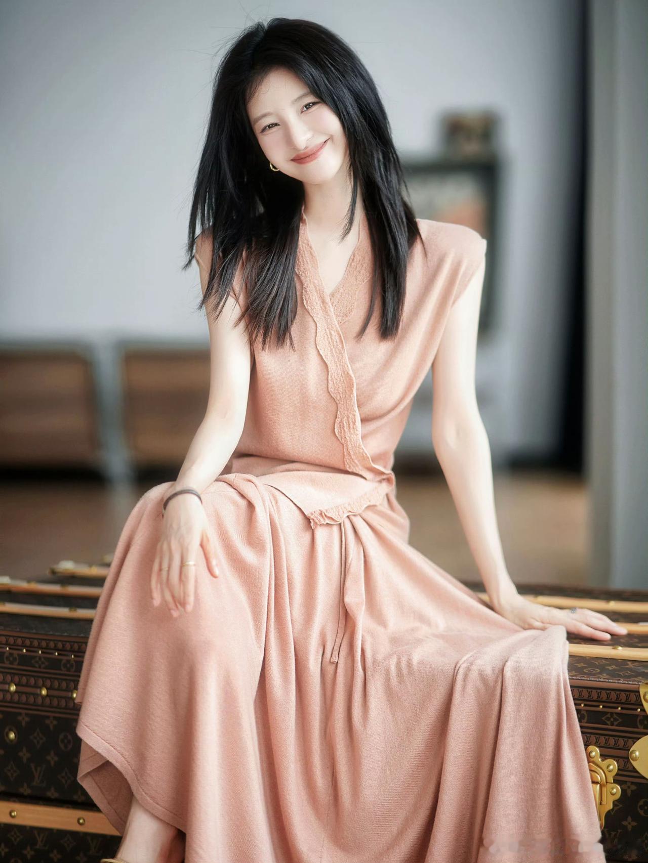 只有拍照是最温柔的时候…. ​​​