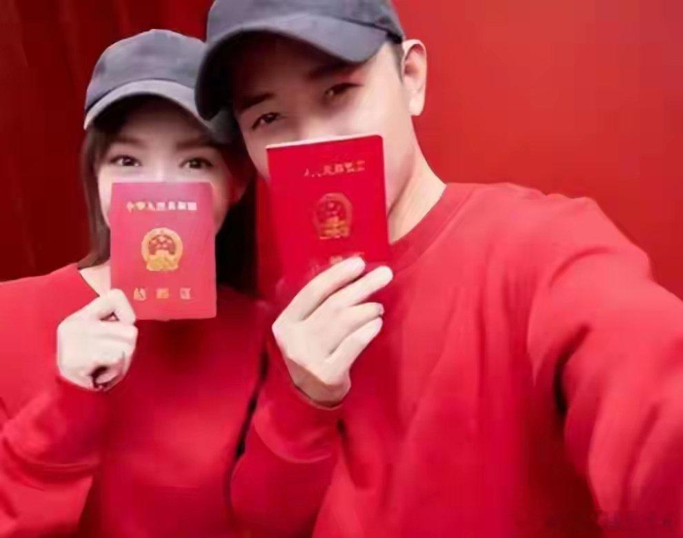 昔日，唐嫣、罗晋夫妻两人总是会在镜头面前各种大秀恩爱，而且，婚后的唐嫣整个人的状