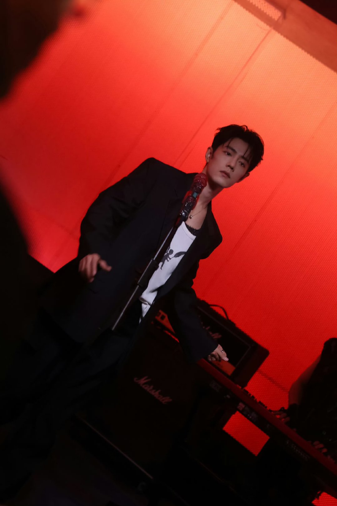 十日终焉剧组给肖战演唱会送花篮十日终焉剧组送肖战演唱会花篮看到十日终焉剧组的应援