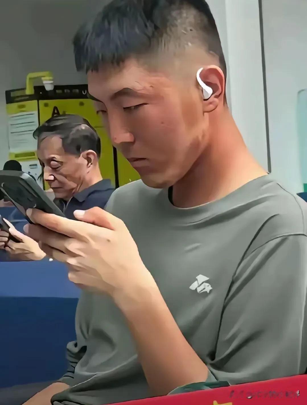 他们才是我们最该追的星！

帅气、霸气都是最基本的，最关键的是，他们能吃苦耐劳，