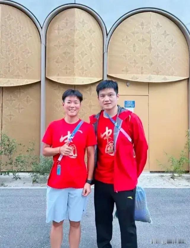 樊振东我认识，旁边的运动员又是谁