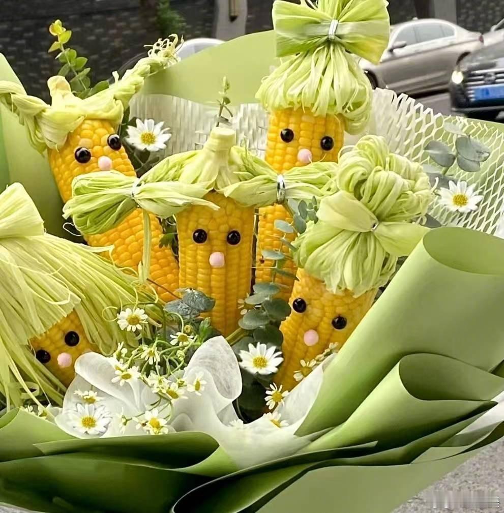 年轻人开始主动逃离玫瑰溢价第一次见可食用的浪漫当情人节玫瑰被“蔬菜花束”抢了风头