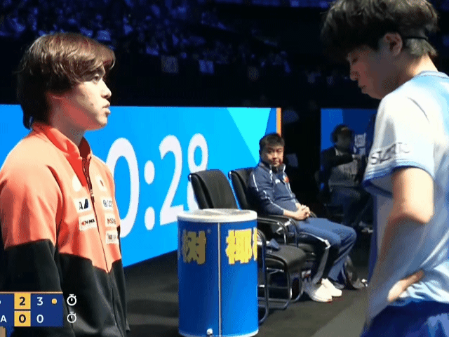 2026海口亚洲杯，周启豪这暂停名场面，笑不活了！
 
田中佑汰喊暂停，教练在旁