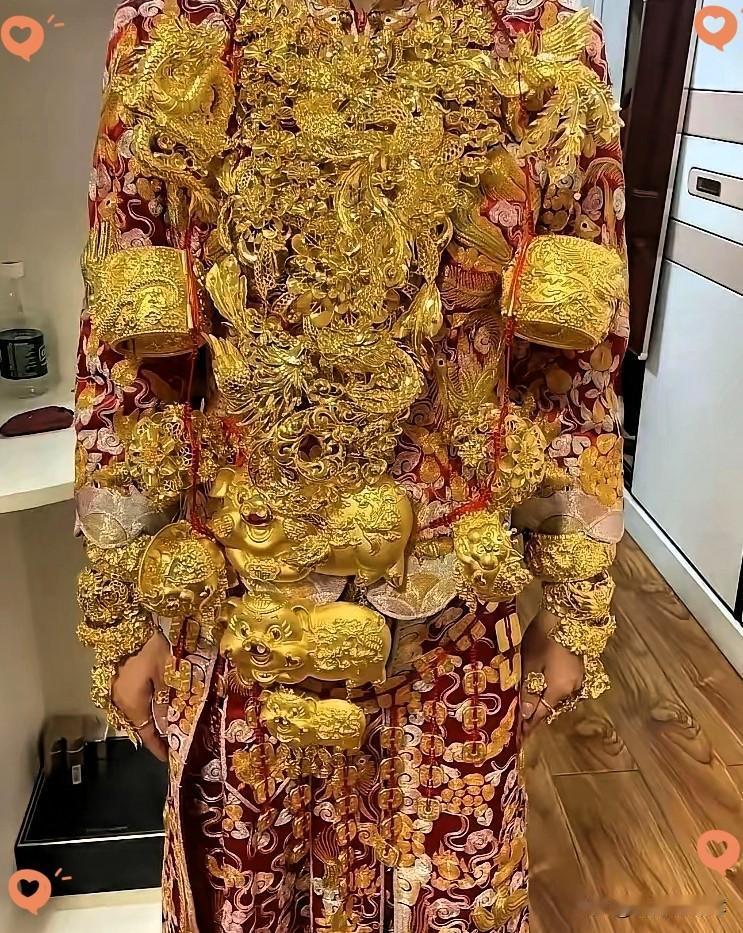 以现在的金价，这些值多少钱？结婚有这一身的，绝对是100%的真爱。但事实上有谁见