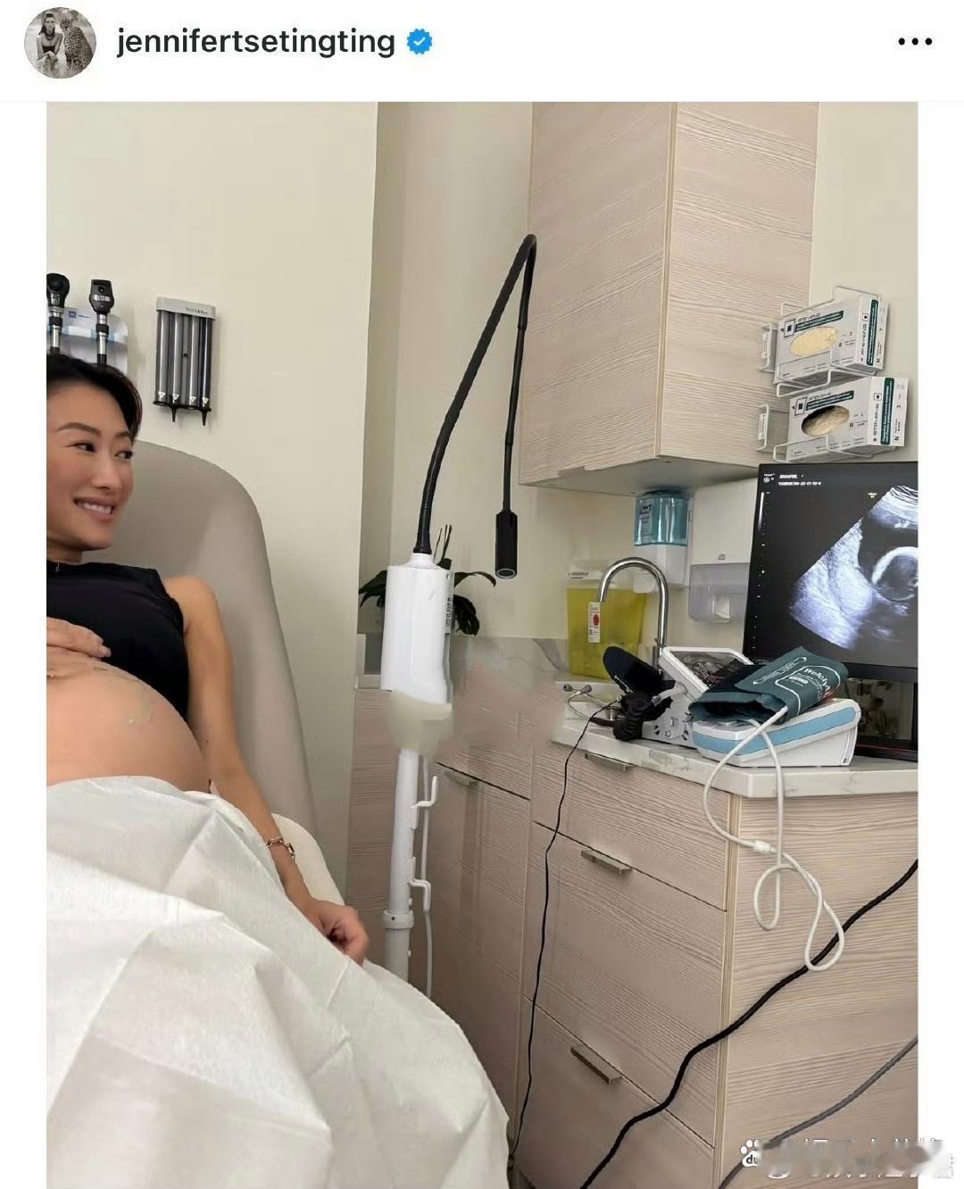5月5日，谢婷婷在社交平台晒出一组照片，画面中，谢婷婷手里拿着B超照，笑的特别开