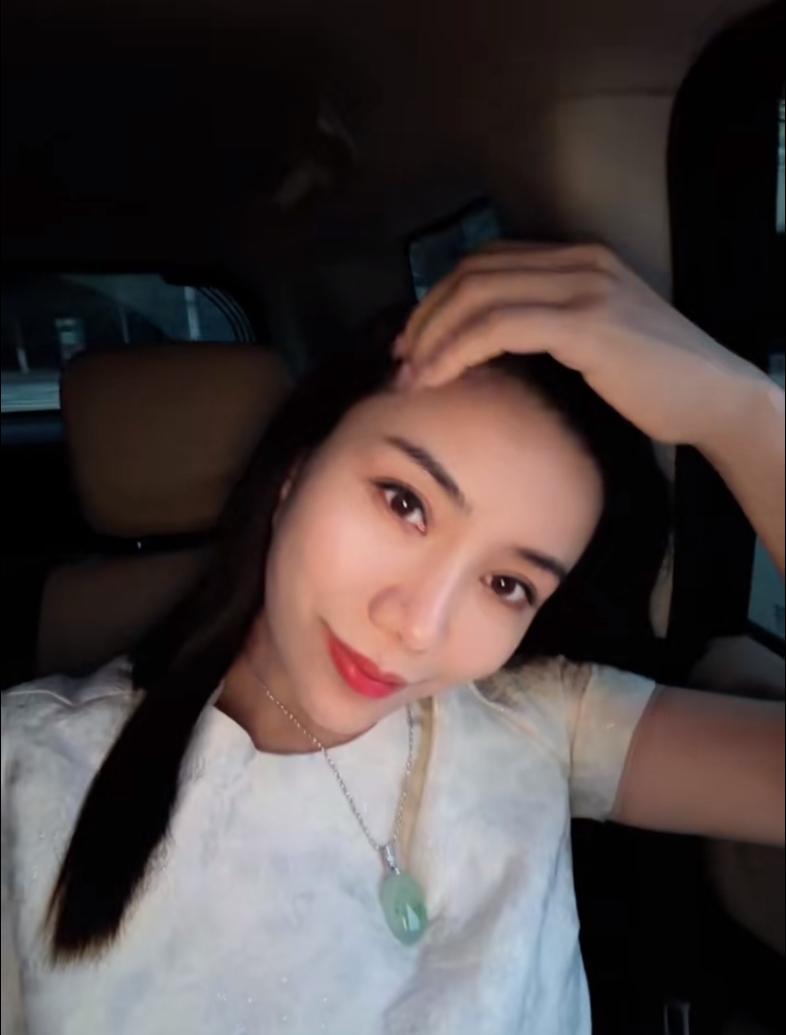 沛县大网红二哥的老婆刘太太，忍无可忍，绝地反击，她很久没有露面了，今天发动态了。