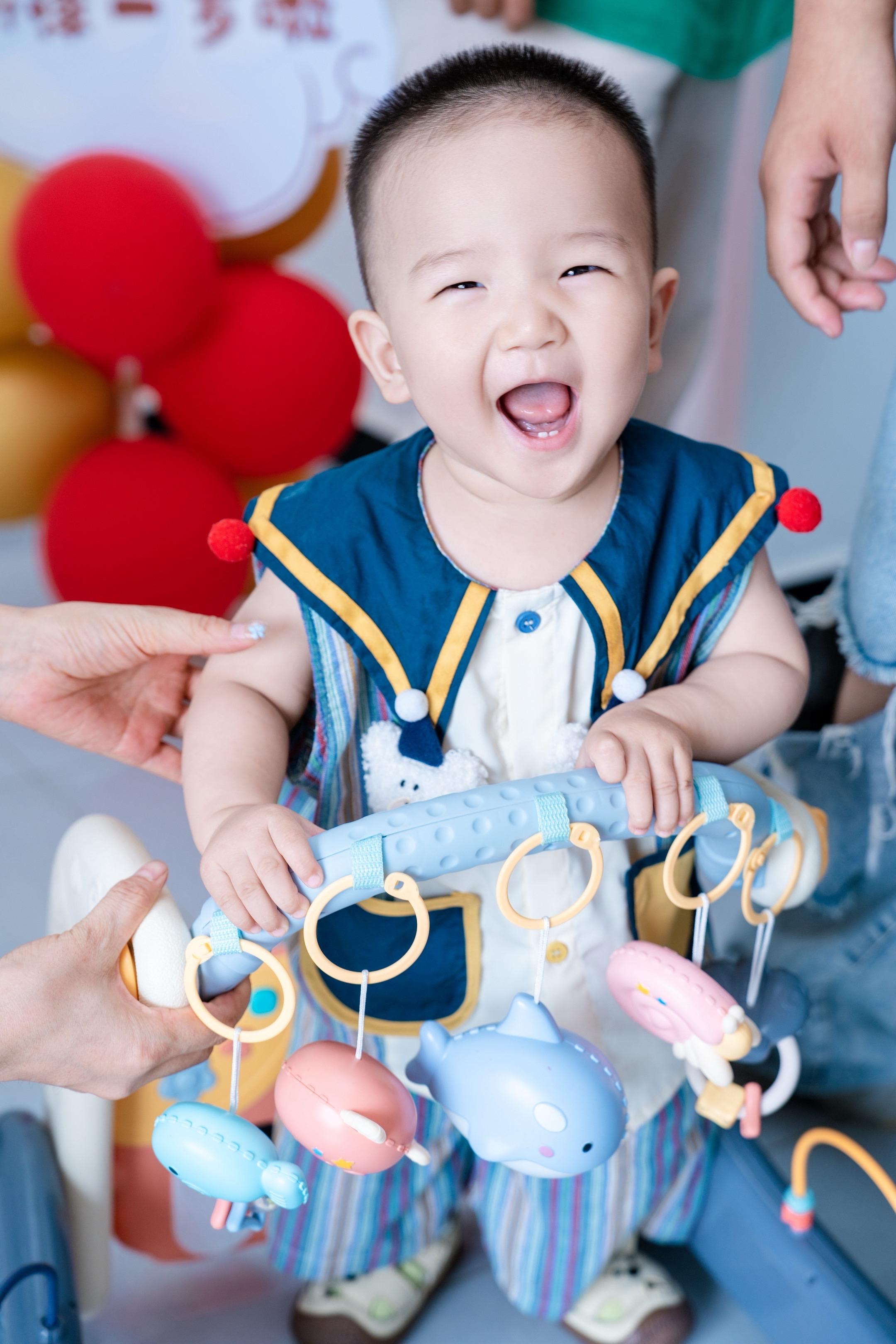 商洛周岁宴跟拍 | 记录宝贝的第一个生日。镜头里的周岁宴，永远比想象中...