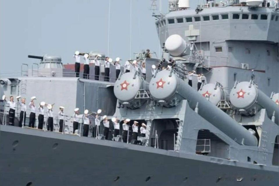 7月15日，日本防卫省统合幕僚监部发布通报：俄罗斯海军太平洋舰队旗舰“瓦良格”号
