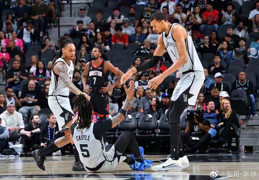 绝望惨败！火箭120-145不敌马刺 25分溃败跌出西部前三火箭vs马刺nba 