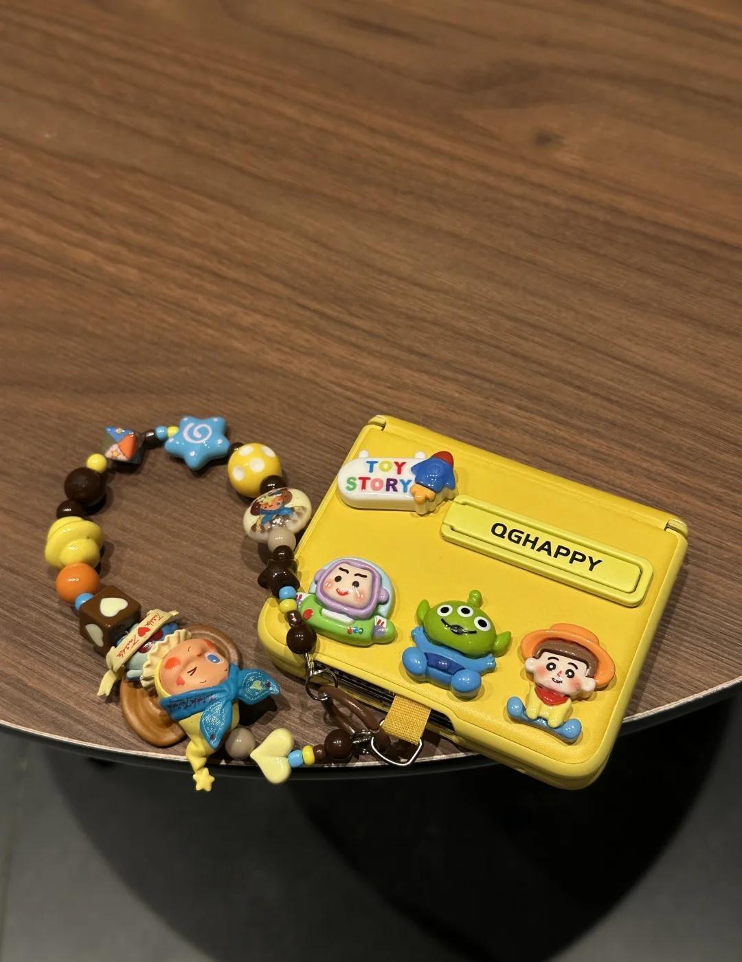 华为purax💛姜黄色立体巴斯光年💕尊嘟阔爱
玩具总动员5 折叠屏手机壳 翻