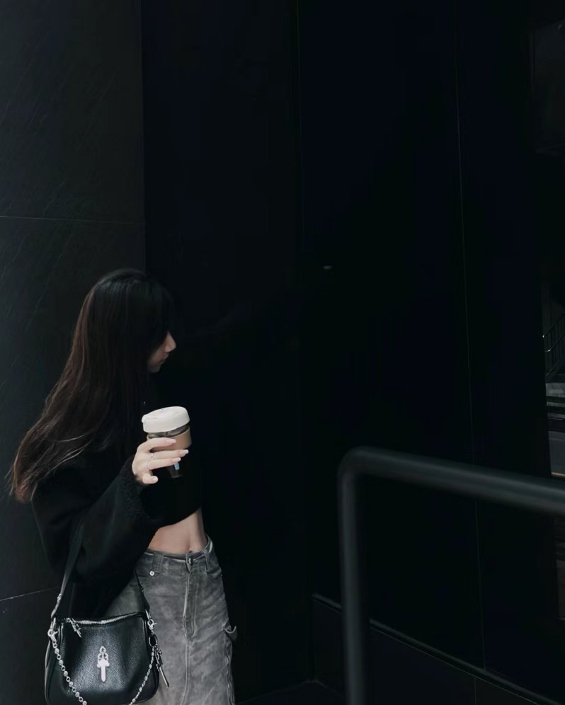 我可以有好脾气 但凭什么要惯着你 所以善解人意是什么东西 委屈我自己让你开心吗？