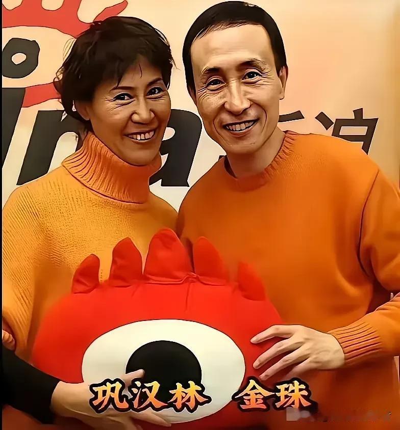 喜剧界的岁月深情，烟火里的白首相守。
舞台上他们逗笑万千观众，台下却把温柔尽数留