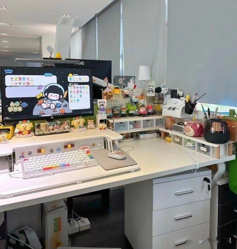 行政经理气呼呼的来到人事办公室，说要把刚入职没几天的00后行政专员开掉！详细了解