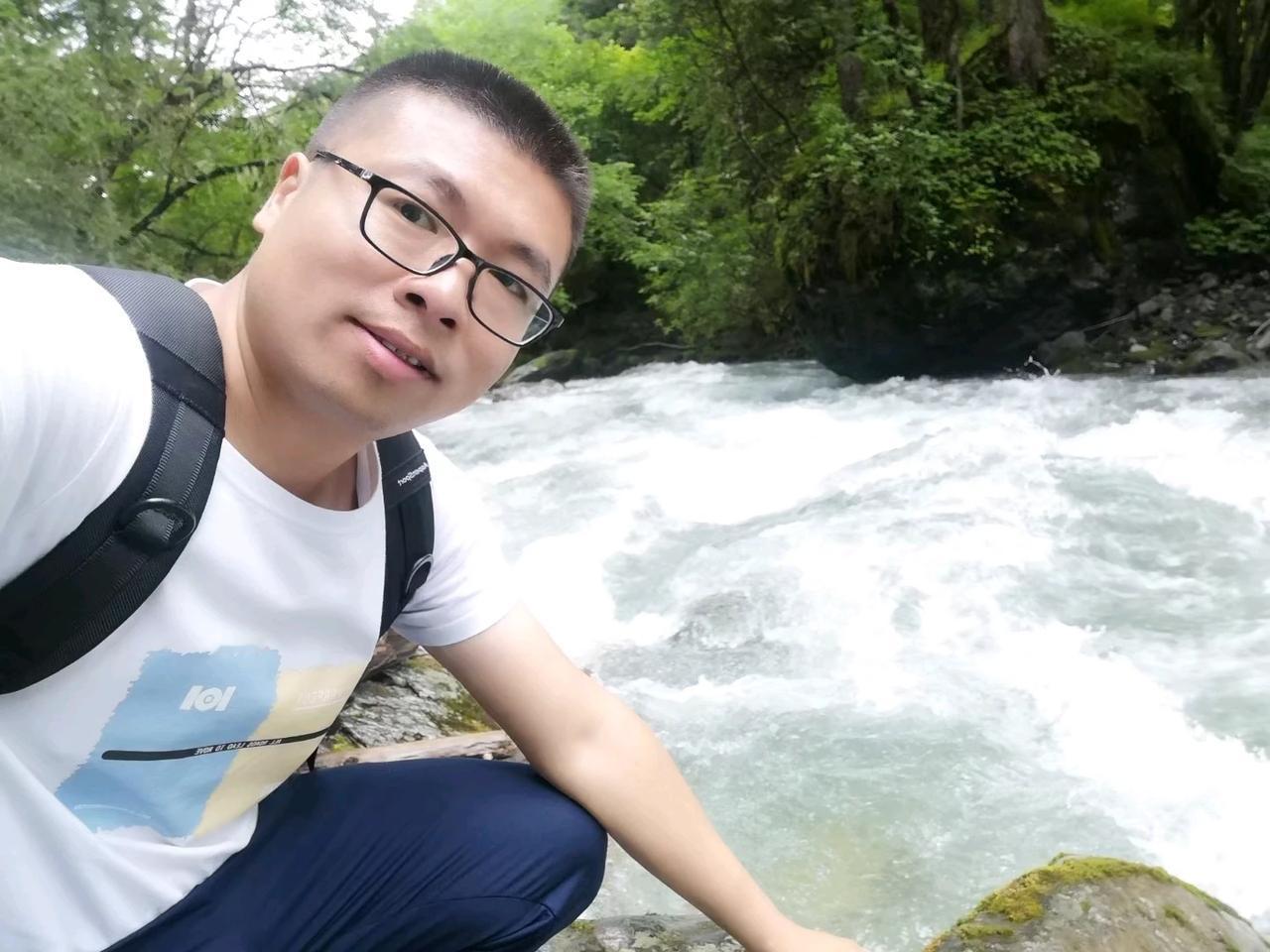 像我这样的男人多吗？
1、不抽烟：因为有害健康，只在走亲戚时给别人发烟。
2、不