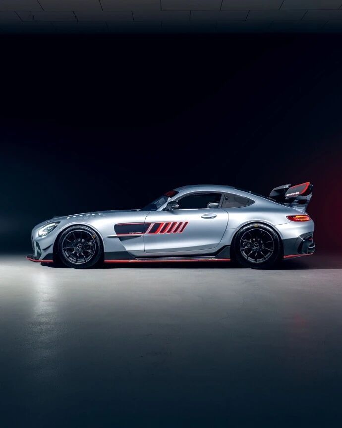 梅赛德斯-AMG GT "Hightech Silver Magno" 特别版 